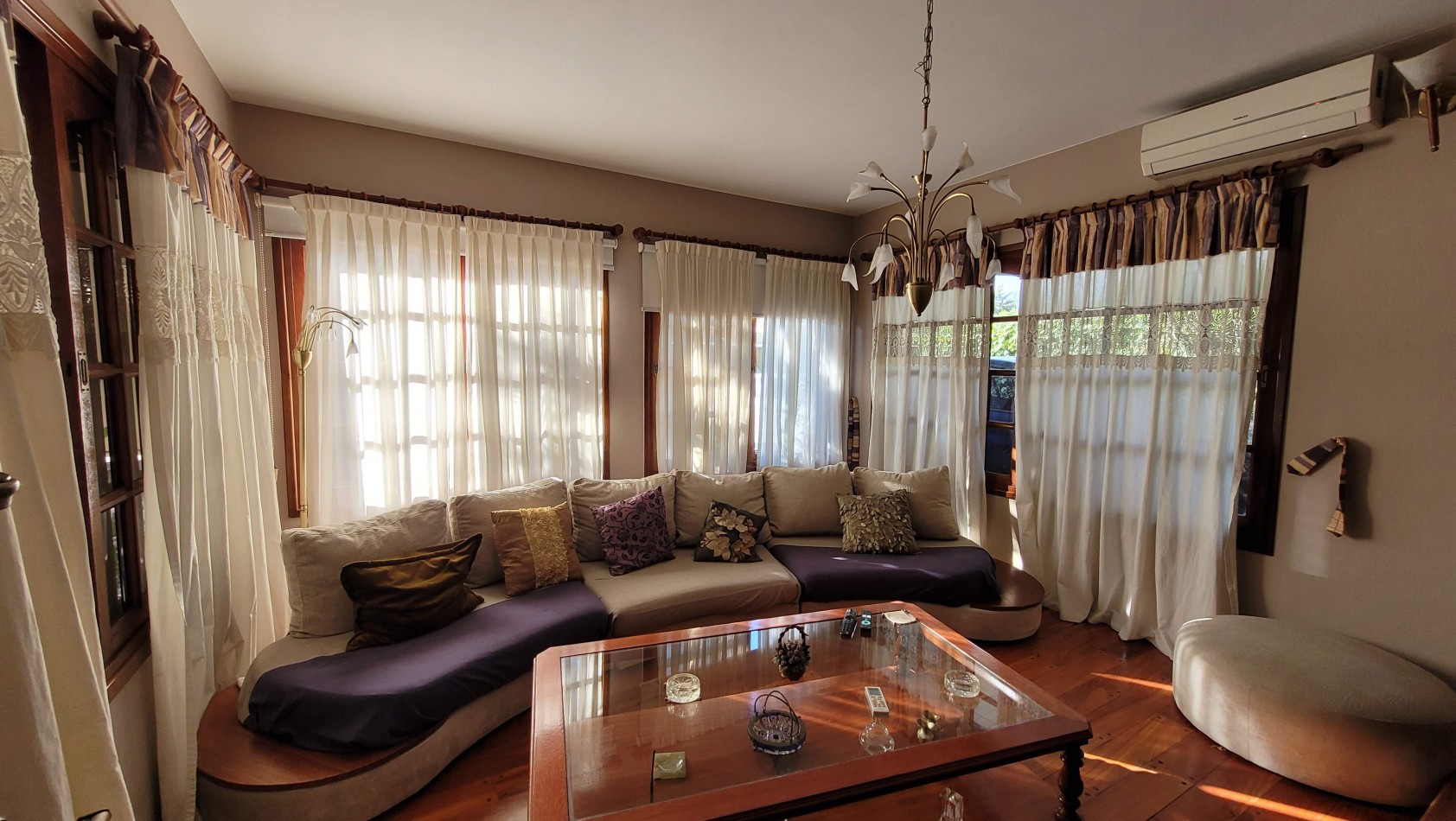 Casa a la venta en Country Las Lajas