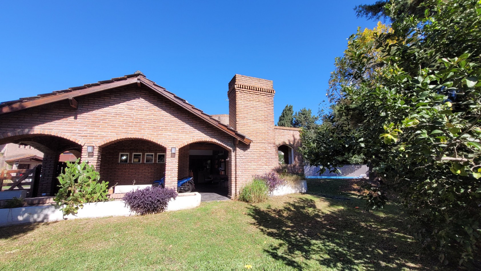Casa a la venta en Country Las Lajas!