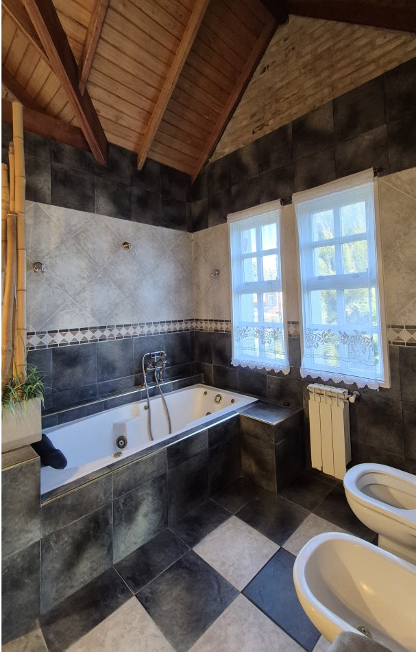 Casa en venta en Country Las Lajas - Ideal dos Familias