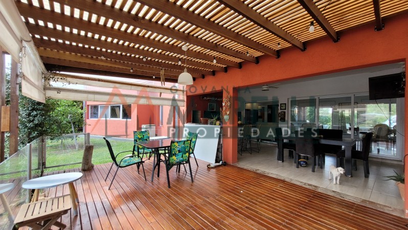 Casa a la venta en Comarcas de Lujan! - Santa Irene