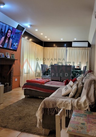 Casa a la venta en Country Las Lajas!