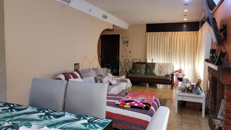 Casa a la venta en Country Las Lajas!