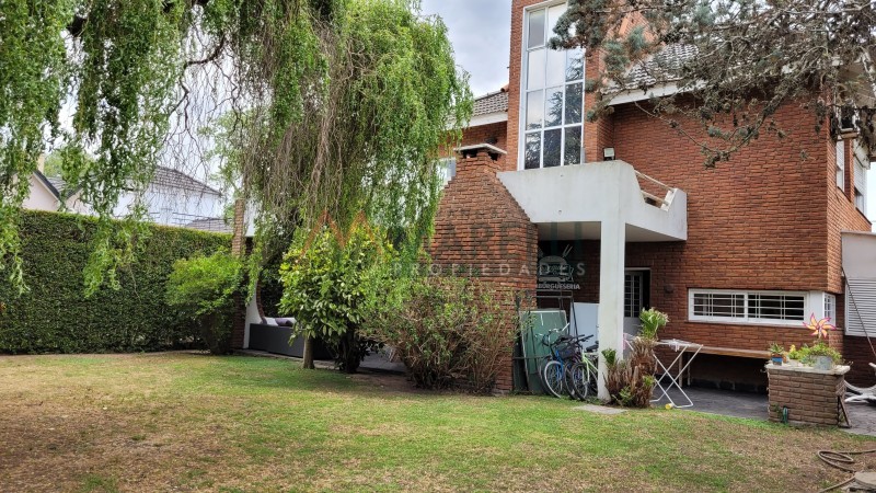 Casa a la venta en Country Las Lajas!