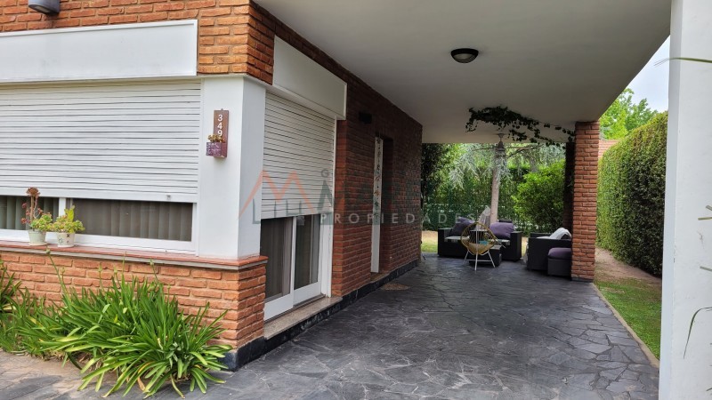 Casa a la venta en Country Las Lajas!