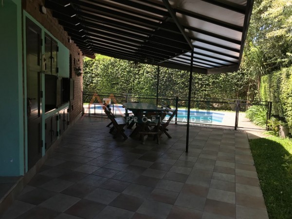 Venta en Country Las Lajas!