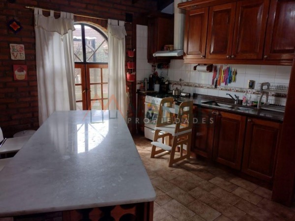 Venta en Country Las Lajas!