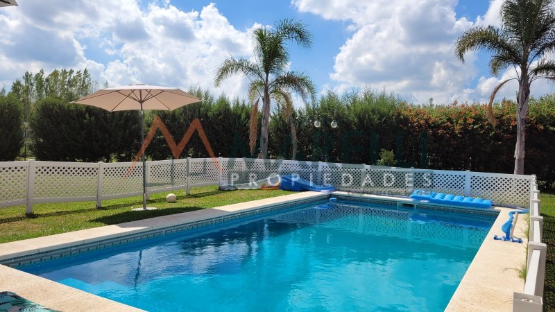 Casa a la venta en Comarcas de Lujan! - Santa Irene