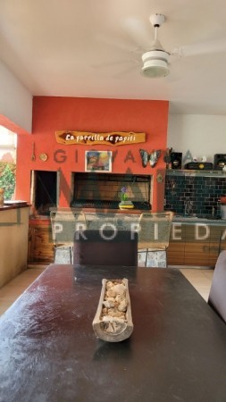 Casa a la venta en Comarcas de Lujan! - Santa Irene