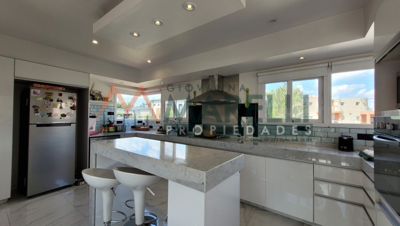 Casa a la venta en Comarcas de Lujan! - Santa Irene