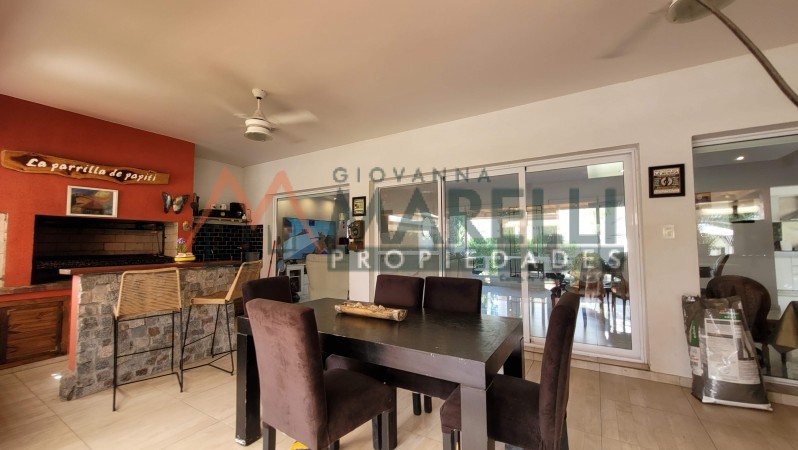 Casa a la venta en Comarcas de Lujan! - Santa Irene