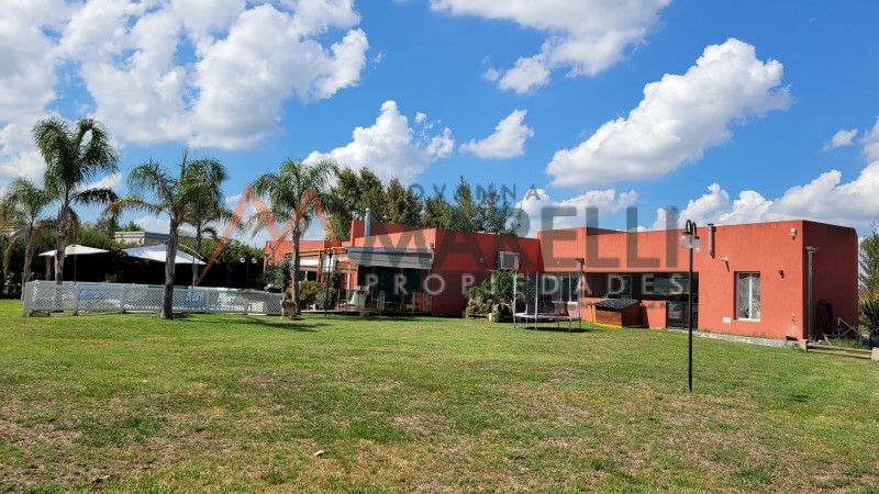 Casa a la venta en Comarcas de Lujan! - Santa Irene