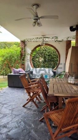 Casa a la venta en Country Las Lajas!